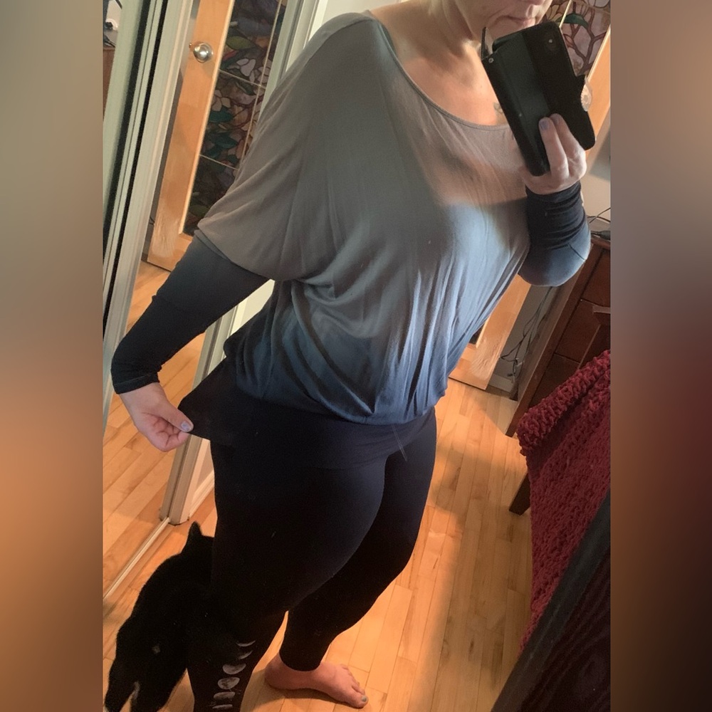 VENUS Gradient Gray and Black Top
